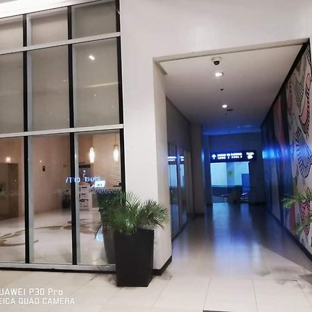 Staycation Condotel @150Newport Pasay City Manila Exteriör bild
