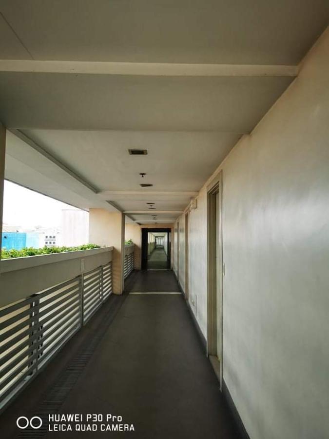 Staycation Condotel @150Newport Pasay City Manila Exteriör bild